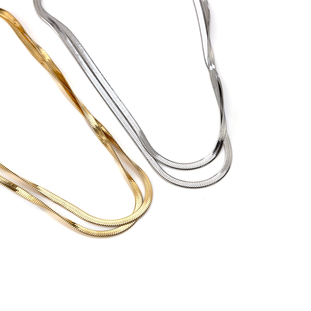 colar em aço dourado prateado pele de cobra