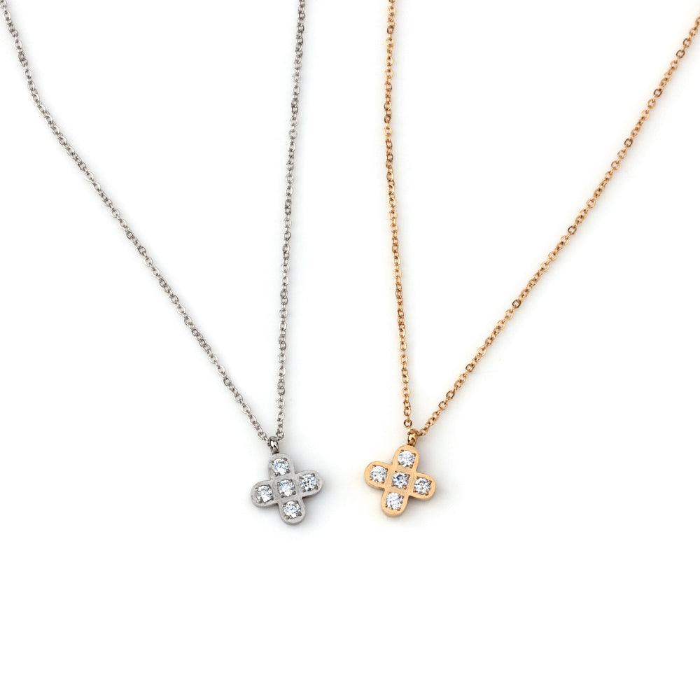 colar em aço inoxidável em dourado ou prateado