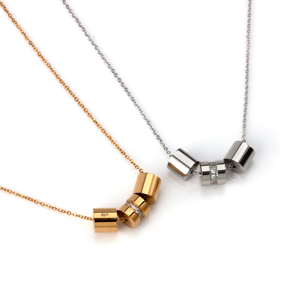 colar em aço inoxidável em dourado ou prateado